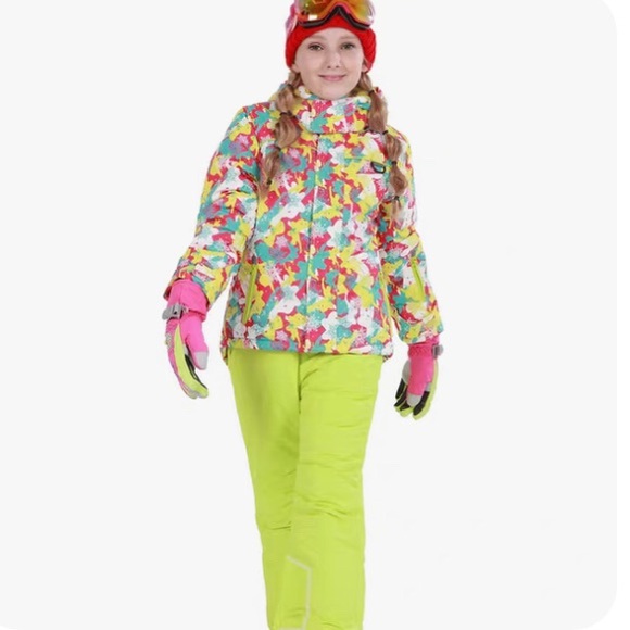 Warm Snowsuits/Hooded Ski Jacket for girls, windproof & waterproof - Picture 1 of 16
